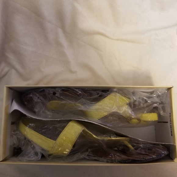 Shoes - Picture 5 of 5